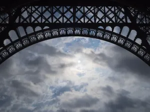 Civil Engineering Marvels Drucke: The Eiffel Tower: detail and sky