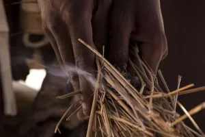 African Cultural Heritage Images Drucke: Namibia. Making fire