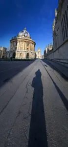 Ich und meine Schatten - Radcliffes Quadrat, Oxford, früh am Wintermorgen