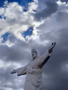 Skulptur von Christ dem Erlöser über Kuzko in Peru