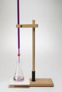Chemistry Lab Setup Drucke: Titration experiment, adding chemical of known concentration to test solution