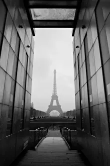 French Culture Travel Destinations Drucke: Eiffel Tower and wall for peace