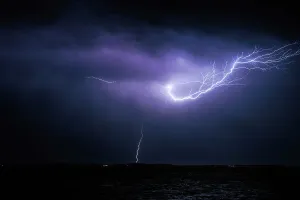 Australian Lightning Storm Drucke: Lightning over the ocean