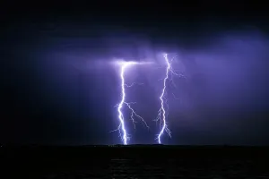 Australian Lightning Storm Drucke: Lightning over the ocean