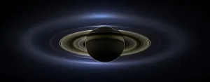 Drucke von Am 19. Juli 2013 fand ein weltweit gefeiertes Ereignis statt: Die NASA-Raumfahrzeuge Cassini schlüpfte ins Schatten des Saturns und drehte sich um das Bild der Planeten, sieben Monden Weltraumdrucke: Der Tag, an dem die Erde lächelte