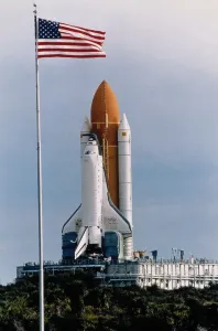 Space Shuttle Discovery Drucke: Shuttle on the Launch Pad
