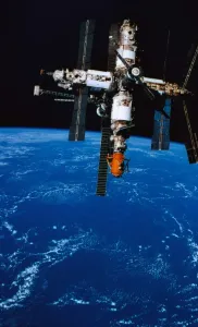 Earth From Space Photography Drucke: A space station in orbit above earth