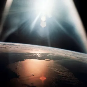 Weltraum Drucke: Licht der Sonne im All