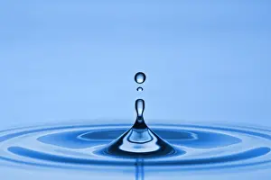 Bilder Datiert 4. März 2015: Wasserdroppe