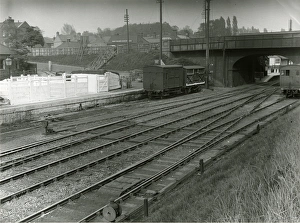 Black And White Train Station Drucke: 10663013