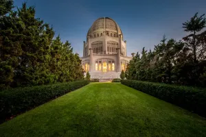 Drucke von Kommen Sie immer mit den Namen für meine Fotos ins Spiel. Ich hoffe, Ihnen gefällt diese auch nochmal aus meiner frühen Morgenfahrt zum Baha'i-Tempel Diese Sammlung Würdigt Den Einfallsreichtum, Die Kreativität Und Die Schönheit Von Menschenhand Geschaffener Strukturen Drucke: Grüner Teppich zum Tempel