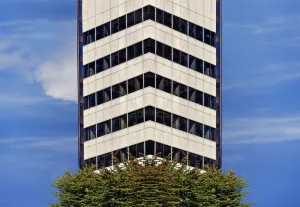 Turm im Chevron-Pattern