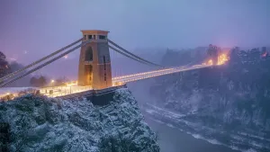 Kliffen Brücke von Clifton im Winterschneeansicht