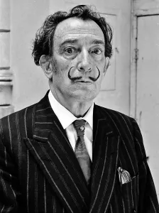 Drucke von Spanischer katalanischer Surrealistenmaler Salvador Dali fotografiert in Barcelona, Spanien am 24. Mai 1966. (Foto von Jack Mitchell/Getty Images) Kunstwerke Des Surrealismus Drucke: Salvador Dali