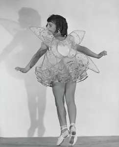 Vintage Ballet Photography Drucke: Tiny Dancer