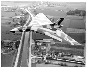 Vulkan-Bomber Drucke: VULCAN BOMBER