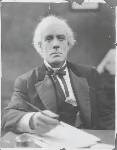 Schauspieler Lewis Stone in "According to Code