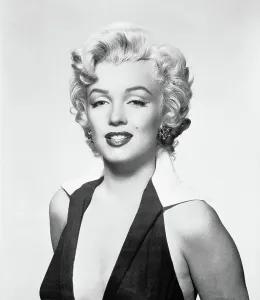 Drucke von (USA): Marilynn Monroe trägt ein Halsbandkleid im Bild, das von dem Künstler Andy Warhol zum berühmten Bild gemacht wurde Andy Warhol Drucke: Schauspielerin Marilyn Monroe