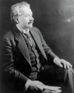 Albert Einstein Portrait Drucke: Albert Einstein Seated Profile View
