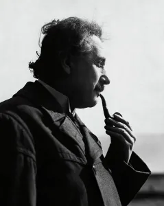 Drucke von Albert Einstein raucht Pfeife im Profilbild, ungedatet Pioniere der Wissenschaft: Albrecht Eisenstein Räucherpfeife