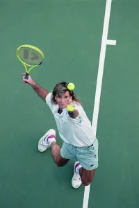 Professional Tennis Players Drucke: Andre Agassi Serving