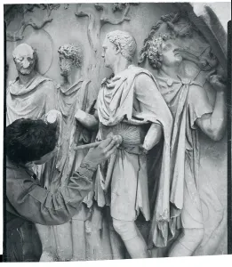 Triumphal Arch Rome Drucke: Arch of Constantine Being Cleaned