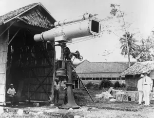 Space Exploration Equipment Drucke: Astrograph Camera Used for Watching Eclipse