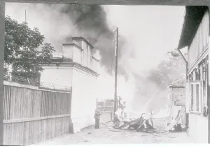 World War II Destruction Drucke: Bombs Exploding from Buildings