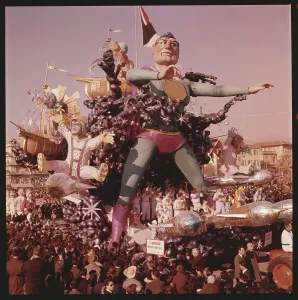 Carnival Celebrations Drucke: Carnival Float