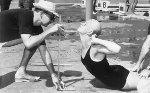 Vintage Swimming Photos Drucke: Checking Out
