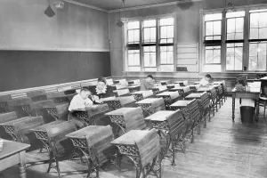 Elementary Education Drucke: Empty Classroom