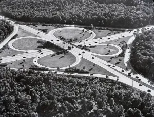 Urban Transportation Scene Drucke: Cloverleaf Intersections of Highways