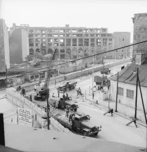 Berlin Wall Construction Drucke: Construction of Berlin Wall
