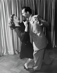 Paar tanzt die Tango