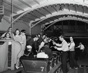 Iconic American Landmarks Drucke: Cyclone Rollercoaster