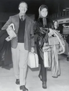 London Airport Arrivals Drucke: David Niven with His Wife