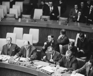 International Diplomacy Drucke: UN Delegates in Session
