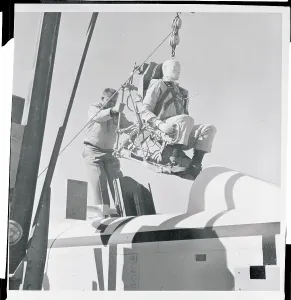 Edwards Air Force Base Drucke: Dummy Testing