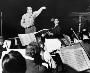Classical Music Performance Drucke: Eugene Ormandy Conducting Orchestra