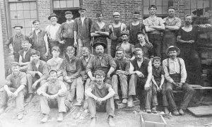Black And White Factory Scene Drucke: Factory Workers In Pose