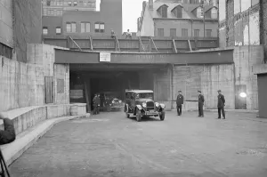Civil Engineering History Drucke: First Car Coming Through Holland Tunnel on Opening Day