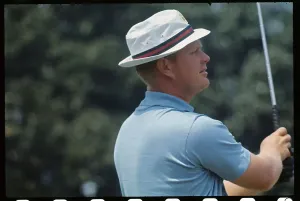 Golf History Drucke: Gary Player Practicing His Drive