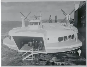 Cowes Isle Of Wight Drucke: Hovercraft
