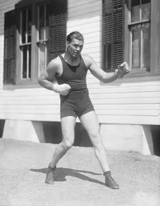 Jack Dempsey Boxing Drucke: Jack Dempsey in Fighting Pose