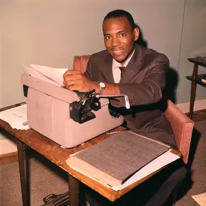 Civil Rights Movement Figures Drucke: James Meredith Using a Typewriter