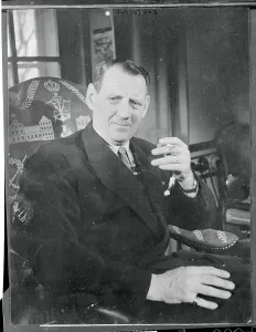 Danish Royal Family Drucke: King Frederick Pausing for Camera