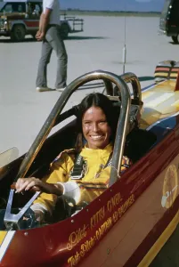 Vintage Car Racing Images Drucke: Kitty O'Neil