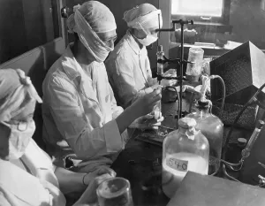 Vaccination Process Drucke: Laboratory Technicians