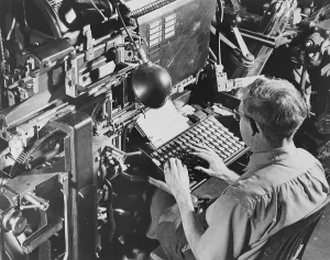 Vintage Printing Press Drucke: Linetype Operator at Work