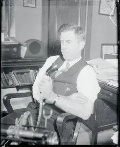 Early 20th Century Technology Drucke: Man Using Dictating Machine